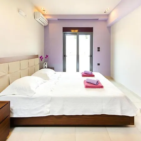 Holiday home Chrysa,