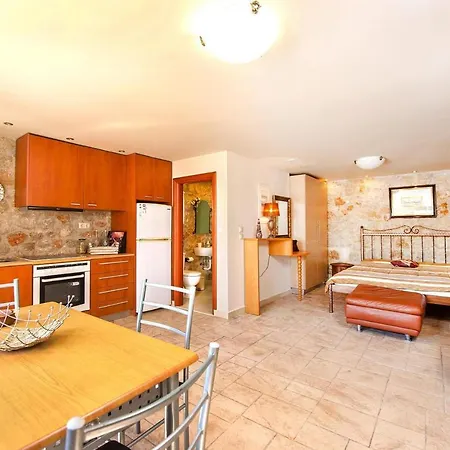 Holiday home Chrysa, *